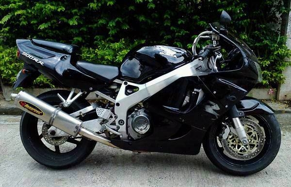ขาย CBR900RR Y.99 อินวอย เครื่องสมบูรณ์ ระบบไฟติดหมด ท่อ AKRAPOVIC FULL รถพร้อมใช้คับ ราคา 110000 บาท ราคาต่อลองได้ครับ ขาย CBR900RR Y.99 อินวอย เครื่องสมบูรณ์ ระบบไฟติดหมด ท่อ AKRAPOVIC FULL รถพร้อมใช้คับ ราคา 110000 บาท ราคาต่อลองได้ครับ