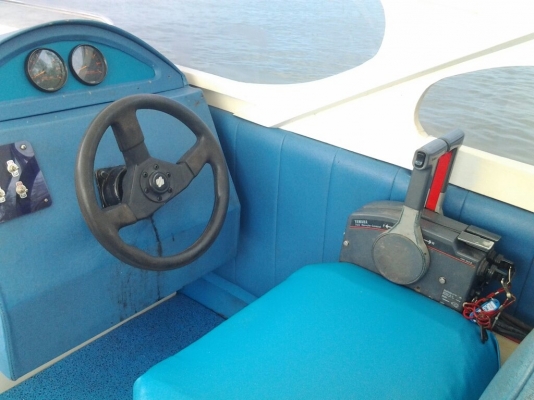 ขายเรือท้องไม้จริง 27ฟุต เครื่อง ยามาฮ่า 115 แรง 2 เครื่อง พวงมาลัยเพาเวอร์ สภาพพร้อมใช้