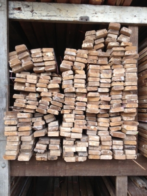 ไม้สักเก่าหน้า 1*3และ1*4+ตัวงอเหมือนงูไม้สักหน้า 4 นิ้ว หนา1.5 นิ้ว