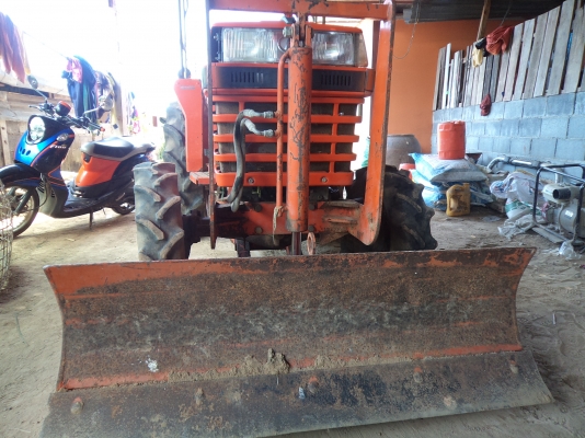 ขาย165000บาท รถไถคูโบต้าสภาพดี27แรง2เพลา มีดันหน้า ผาน5 คราน