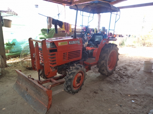 ขาย165000บาท รถไถคูโบต้าสภาพดี27แรง2เพลา มีดันหน้า ผาน5 คราน