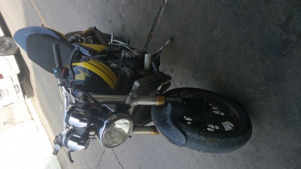 CB 400 แรงๆ เต็มๆ