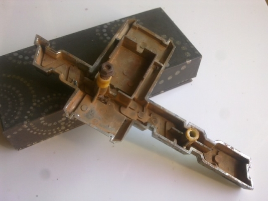 โลโก้ กระจังหน้าแว่น 620