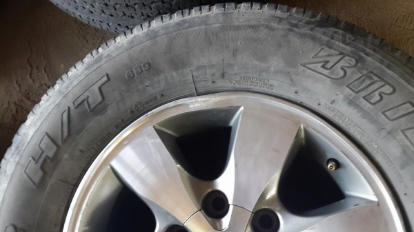 ขายล้อ  วีโก้ ขอบ 16 พร้อมยาง คับ ขายกันถูก  มีดุ้ง ล้อ 1 คับ3500