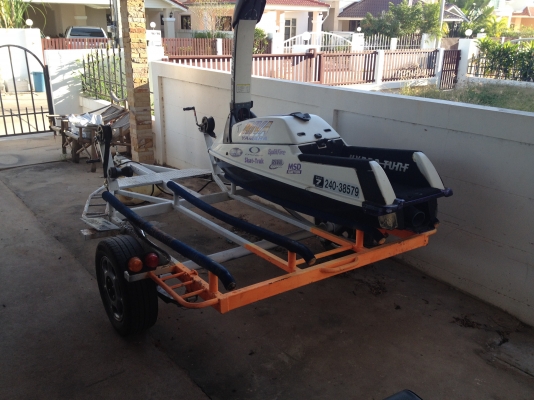 ขายเทรลเลอร์ลากเรือยืนสองลำครับ