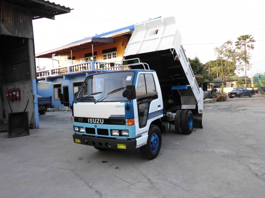 ขายหกล้อดั้ม IZUSU  NKR  ดั้ม 3 คิว รถสวย เครื่องดี คัชซีสวยมาก