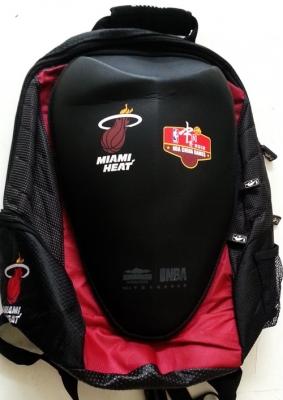 กระเป๋า แบรนด์เนม  มือสองสวยๆ  มากมาย