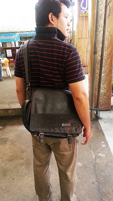 กระเป๋า แบรนด์เนม  มือสองสวยๆ  มากมาย