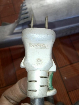 ..........ขาย เจียร์มือ  makita  9007   7 นิ้ว โครงอลูมิเนียม..