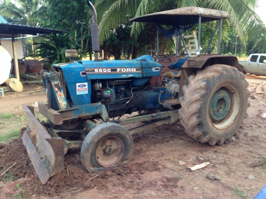 ขายรถไถ FORD 6600 เครื่อง T3 รถใช้ลากปาล์มอย่างเดียว สนใจโทร0819701072