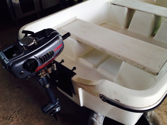 .......ขายเรือไฟเบอร์ทองวี พร้อมเครื่องยามมาฮ่า 3แรง 2จังหวะ เรือไม่เคยลงน้ำ พอดีสั่งมาตอนน้ำท่วม