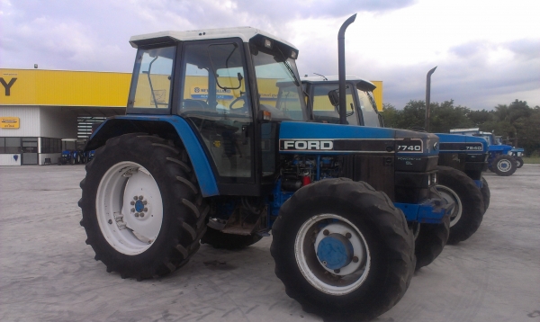 ฟอร์ด 7740 เกียร์ธรรมดา 12x12 ไม่มีเต่ากระต่าย ไม่ใช้กล่องคอม ดูแลรักษาง่าย