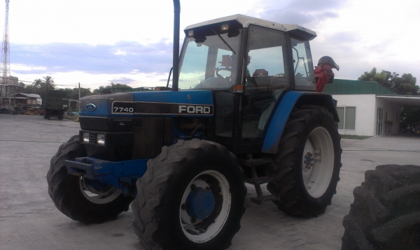 ฟอร์ด 7740 เกียร์ธรรมดา 12x12 ไม่มีเต่ากระต่าย ไม่ใช้กล่องคอม ดูแลรักษาง่าย