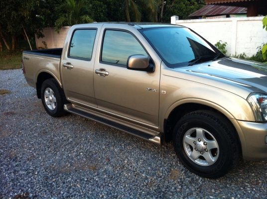 ขาย dmax รถบ้านใช้น้อยคับ ขาย dmax รถบ้านใช้น้อยคับ