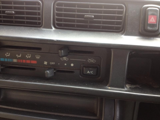 s200p มีแอร์ พวงมาลัยไฟฟ้า ไมล์ดิจิตอล ไม่ผุ ไม่ตัดคัทซี เครื่องดีมาก 88000