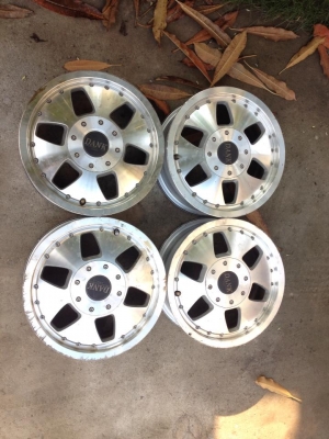 ล้อญี่ปุ่น ขอบ14 8รู 4/100 กับ 4/114 6000บาท ล้อญี่ปุ่น ขอบ14 8รู 4/100 กับ 4/114 6000บาท