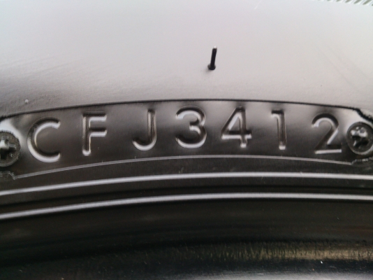 ขายยาง บริสโตร์ 265/65R17 ยางสัปดาห์ที่34 ปี12 ดอกยางนิ่มลึกเท่ากันใช้งานน้อยไม่แตกลายสภาพยาง95\% (ไม่มีปะ) จำนวน 1 ชุด