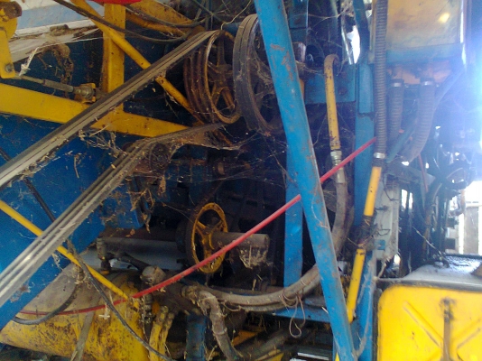 ขายรถเกี่ยวข้าวอุ้ม ปรับระดับ เครื่อง มิตซู 6D17 เทอร์โบ ปั้มไดกิ้น เบอร์22แฝด ตัวเดิน12HT เครื่องดีไม่มีเยิ้ม ไม่มีไอ ราคาต่อรองได้ 086-2465-934