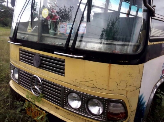 รถฮีโน่ 6 ล้อ KN540  130 แรงม้า.  ( รถเมล์ )  สนใจติดต่อ 081 - 6079515