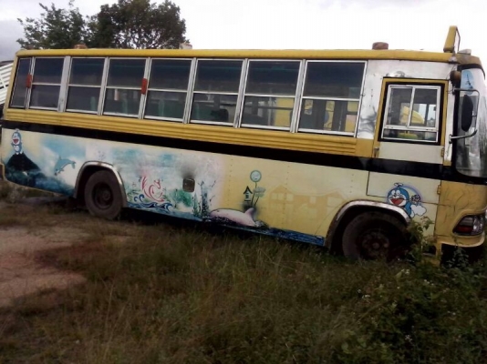 รถฮีโน่ 6 ล้อ KN540  130 แรงม้า.  ( รถเมล์ )  สนใจติดต่อ 081 - 6079515