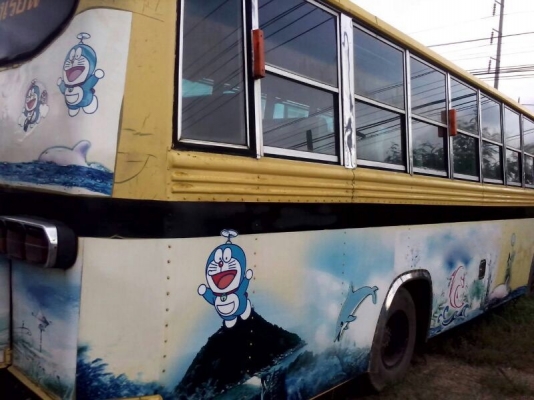 รถฮีโน่ 6 ล้อ KN540  130 แรงม้า.  ( รถเมล์ )  สนใจติดต่อ 081 - 6079515