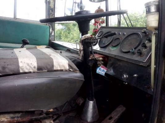 รถฮีโน่ 6 ล้อ KN540  130 แรงม้า.  ( รถเมล์ )  สนใจติดต่อ 081 - 6079515