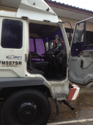 Mitsubishi 10ล้อ 2เพลา หัวลาก