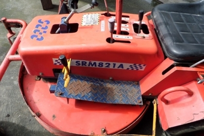 รถตัดหญ้า นั่งขับ มิตซูบิชิ SRM 821 A เกียร์เดินหน้า 3 เกียร์ ถอยหลัง 1 เกียร์ นำเข้าญี่ปุ่น ราคา 48,000