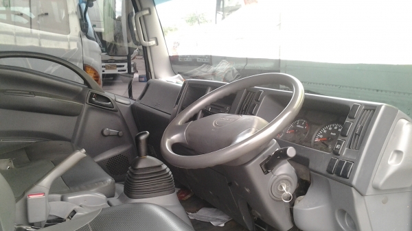 ขายด่วนรถอีซูซุ 6ล้อ NPR 130แรงม้า CNG (โรงงาน)5ม.ปี2009ตู้แห้ง3บาน