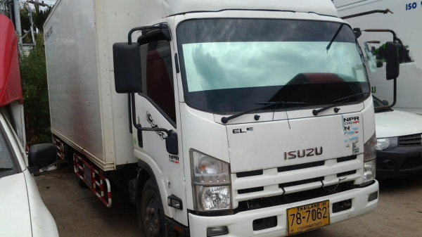 ขายด่วนรถอีซูซุ 6ล้อ NPR 130แรงม้า CNG (โรงงาน)5ม.ปี2009ตู้แห้ง3บาน