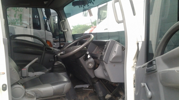 ขายด่วนรถอีซูซุ 6ล้อ NPR 130แรงม้า CNG (โรงงาน)5ม.ปี2009ตู้แห้ง3บาน