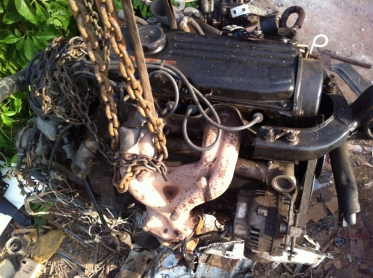 ขายเครื่องรถเก๋งมิตซู4G15 คาร์บู ราคา 3500 บาท