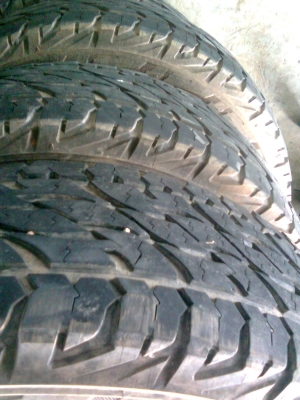 ขายยาง A/Tปี12 235-70-15 ปี12ยางสดดอกเยอะไม่ได้ล้าง
