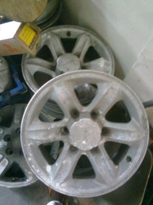 แม็กเล็บเหยียว 16 สีเดิมแท้ ยังไม่ได้ล้างมี1คู่ครับ