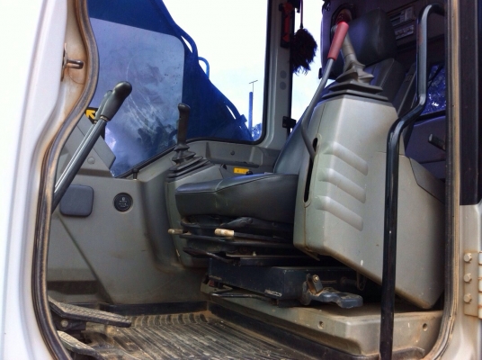 ขายด่วน!! KOBELCO SK200-6 YN10 ไมล์ 9,xxxx เอกสารinvoice พร้อมใช้งานค่ะ ขายด่วน!! KOBELCO SK200-6 YN10 ไมล์ 9,xxxx เอกสารinvoice พร้อมใช้งานค่ะ