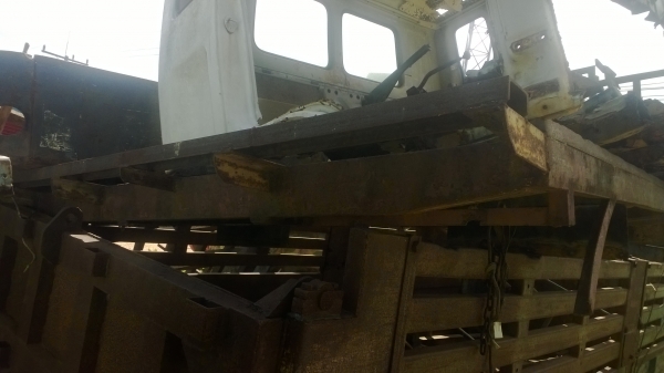 พื้นเรียบรถ10ล้อ ยาวประมาณ 6 ม.สภาพดี