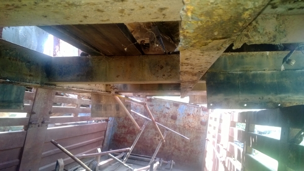 พื้นเรียบรถ10ล้อ ยาวประมาณ 6 ม.สภาพดี