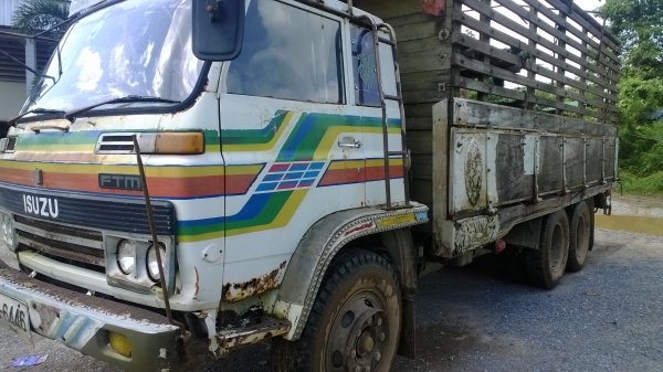 10ล้อเพลาเดียวISUZU 165 แรง 6BD1สภาพยังดี หัวเดิมบาง เครื่องนิ่มมาก ..