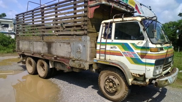 10ล้อเพลาเดียวISUZU 165 แรง 6BD1สภาพยังดี หัวเดิมบาง เครื่องนิ่มมาก ..