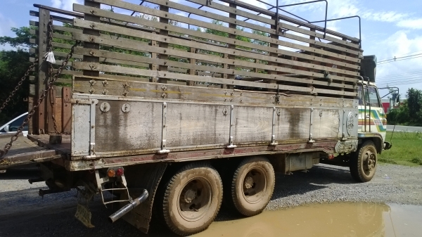 10ล้อเพลาเดียวISUZU 165 แรง 6BD1สภาพยังดี หัวเดิมบาง เครื่องนิ่มมาก ..