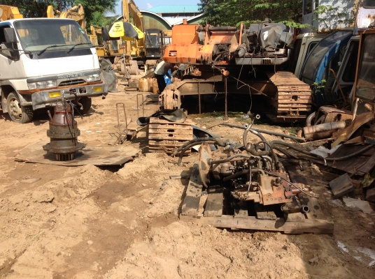 รถแมคโฮ HITACHI EX220-5 คันนี้ตัดแล้ว สนใจอะไหล่ชิ้นไหนสั้งได้