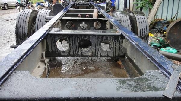 รถบรรทุก 6 ล้อ หัว+แซซซี ยี่ห้อ MITSUBISHI รุ่น FN215K รถบรรทุก 6 ล้อ หัว+แซซซี ยี่ห้อ MITSUBISHI รุ่น FN215K