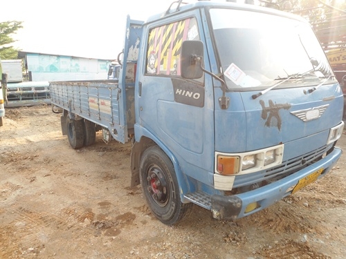 ขายรถ 6 ล้อฮีโน่ FB-113 เครื่องWO 4D 117แรงม้า กระบะคาร์โก้ ยาว5เมตร กว้าง2.10เมตร