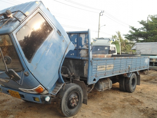 ขายรถ 6 ล้อฮีโน่ FB-113 เครื่องWO 4D 117แรงม้า กระบะคาร์โก้ ยาว5เมตร กว้าง2.10เมตร