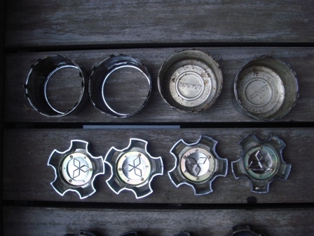 ขายฝาครอบล้อหลากหลายรุ่นเก่าญี่ปุ่นครับชอบชุดไหนโทรคุยกันครับ