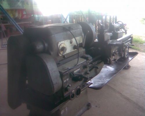 เครื่องกลึง 10  ฟุตตัวใหญ่