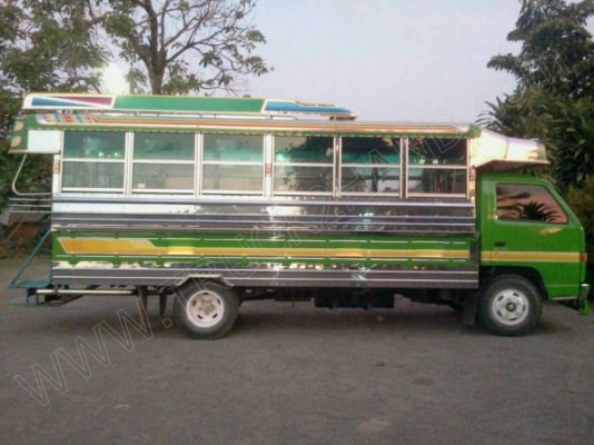 รถสองแถว ยี่ห้อ ISUZU รุ่น NPR รถสองแถว ยี่ห้อ ISUZU รุ่น NPR