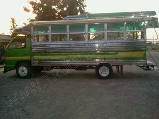 รถสองแถว ยี่ห้อ ISUZU รุ่น NPR รถสองแถว ยี่ห้อ ISUZU รุ่น NPR