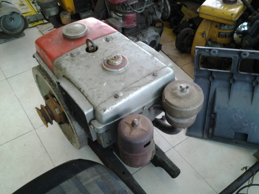 ขายเครื่องสูบน้ำ และ เครื่องยนต์รถไถเดิมตาม