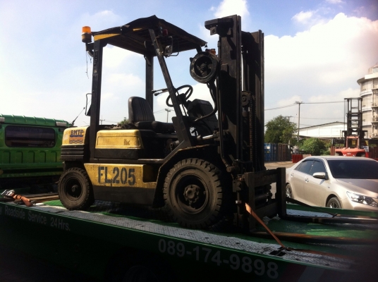 ต้องการขายรถโฟ๊คลิป2ตันครึ่งโคมัสซุขายตามสภาพพร้อมใช้ติดต่อด่วน